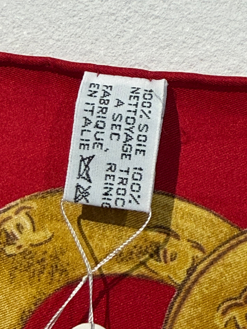 CHANEL 大判スカーフ　ゴールドチェーン